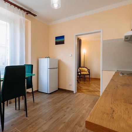 Apartments Tgm 11 Κάρλοβι Βάρι Εξωτερικό φωτογραφία