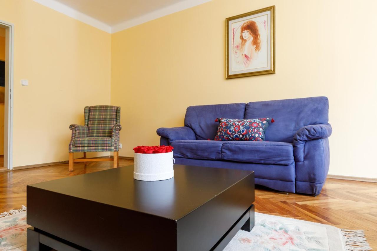 Apartments Tgm 11 Κάρλοβι Βάρι Εξωτερικό φωτογραφία