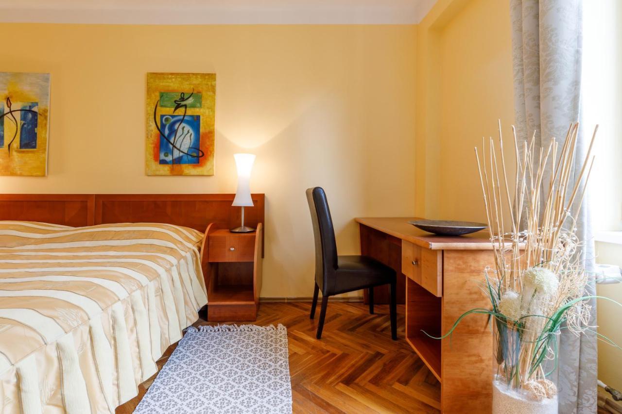 Apartments Tgm 11 Κάρλοβι Βάρι Εξωτερικό φωτογραφία