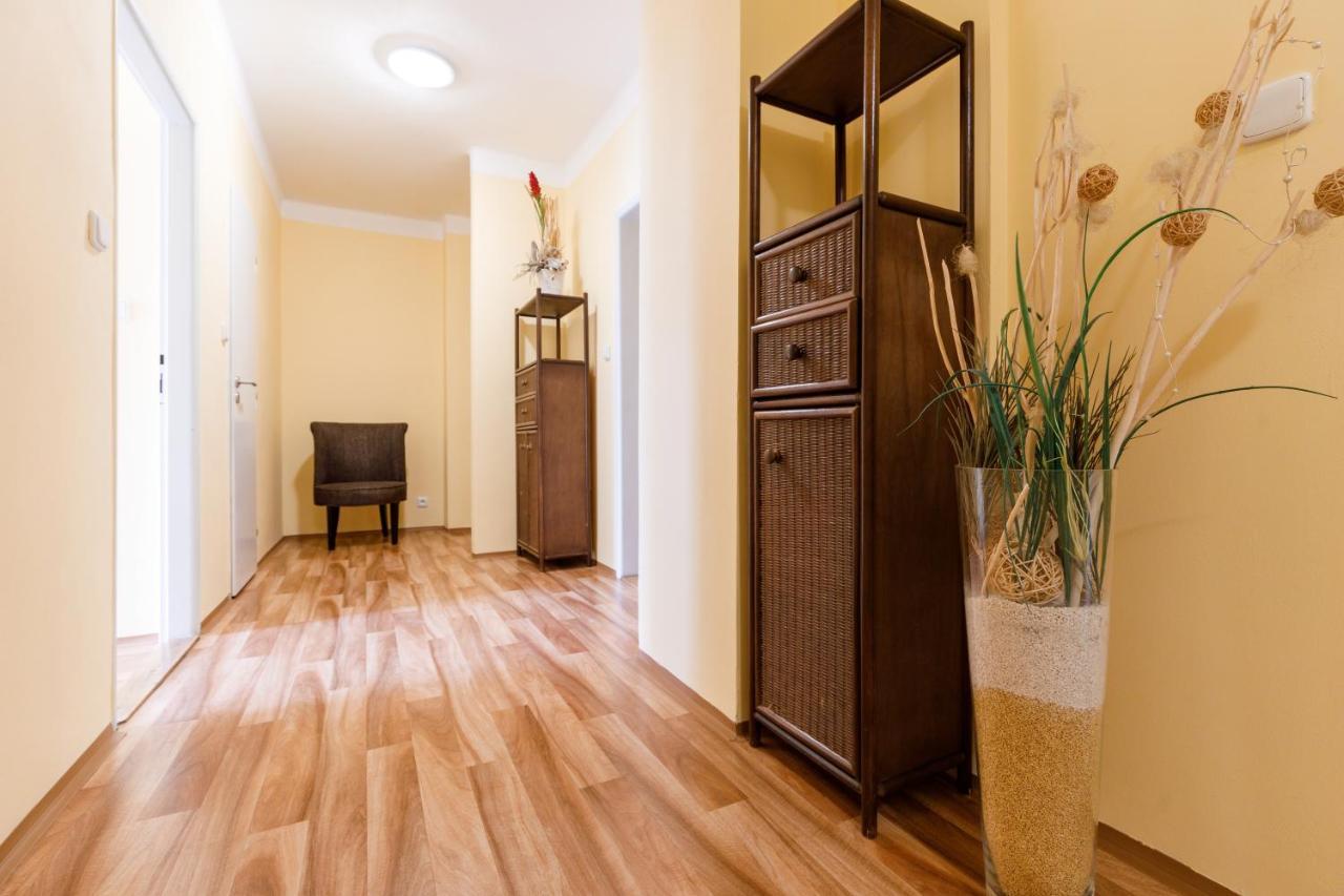 Apartments Tgm 11 Κάρλοβι Βάρι Εξωτερικό φωτογραφία