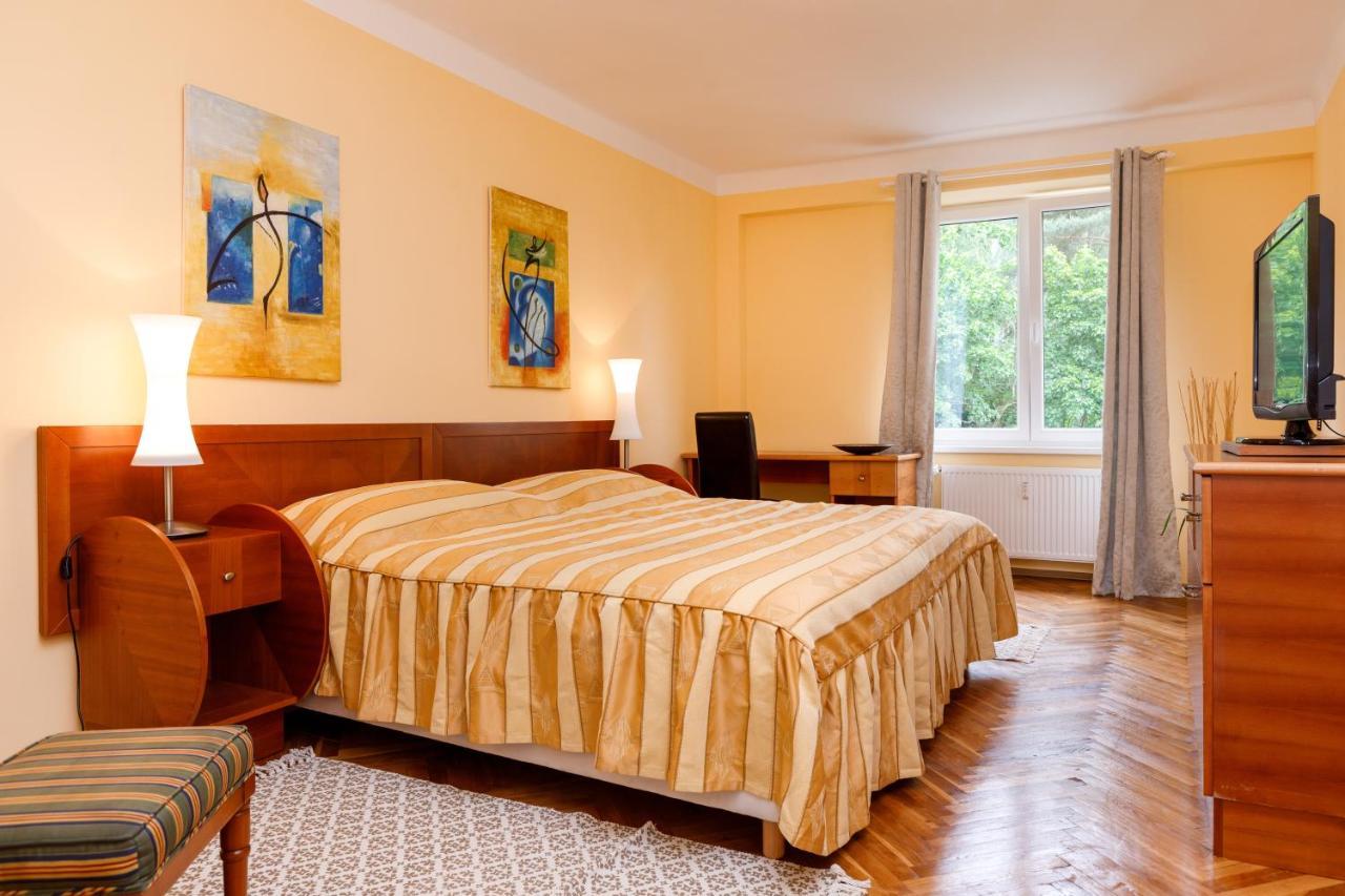 Apartments Tgm 11 Κάρλοβι Βάρι Εξωτερικό φωτογραφία
