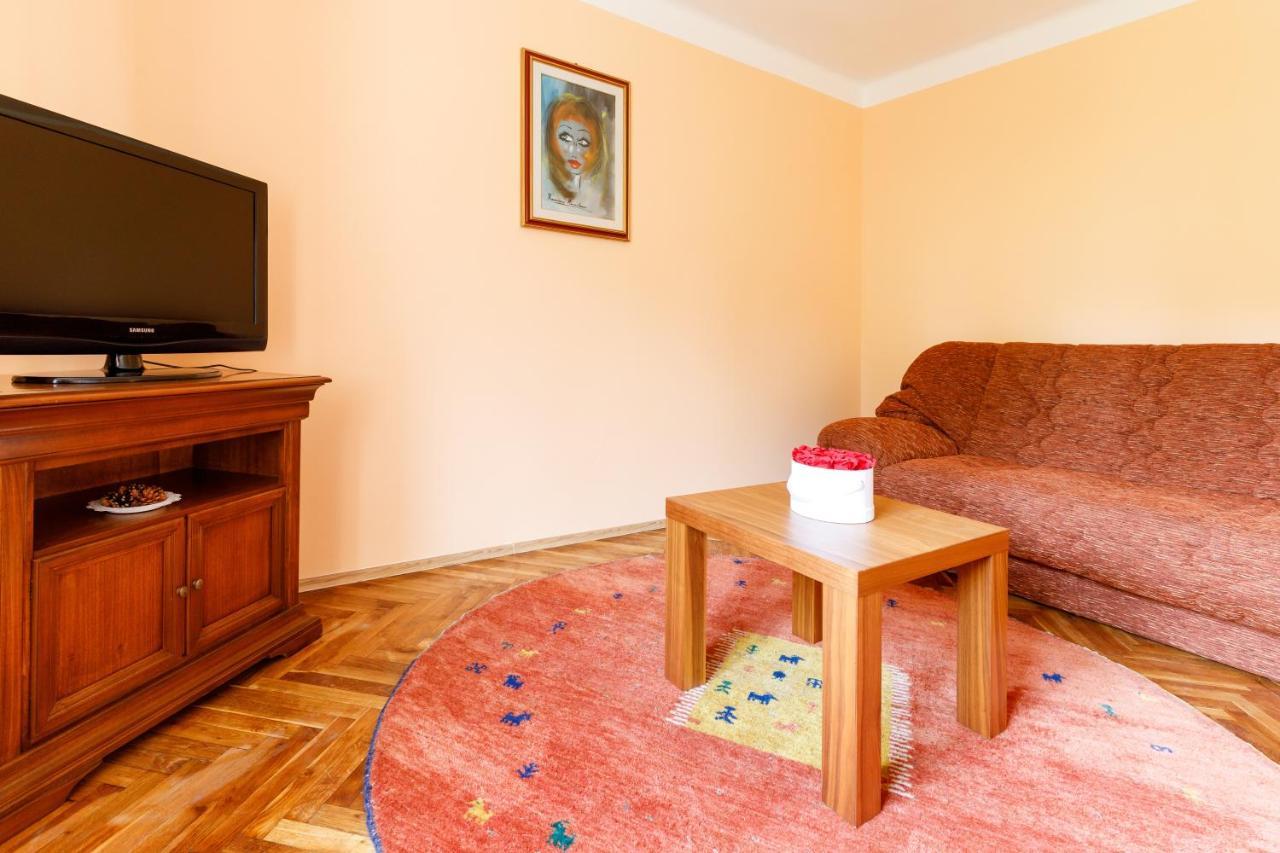 Apartments Tgm 11 Κάρλοβι Βάρι Εξωτερικό φωτογραφία