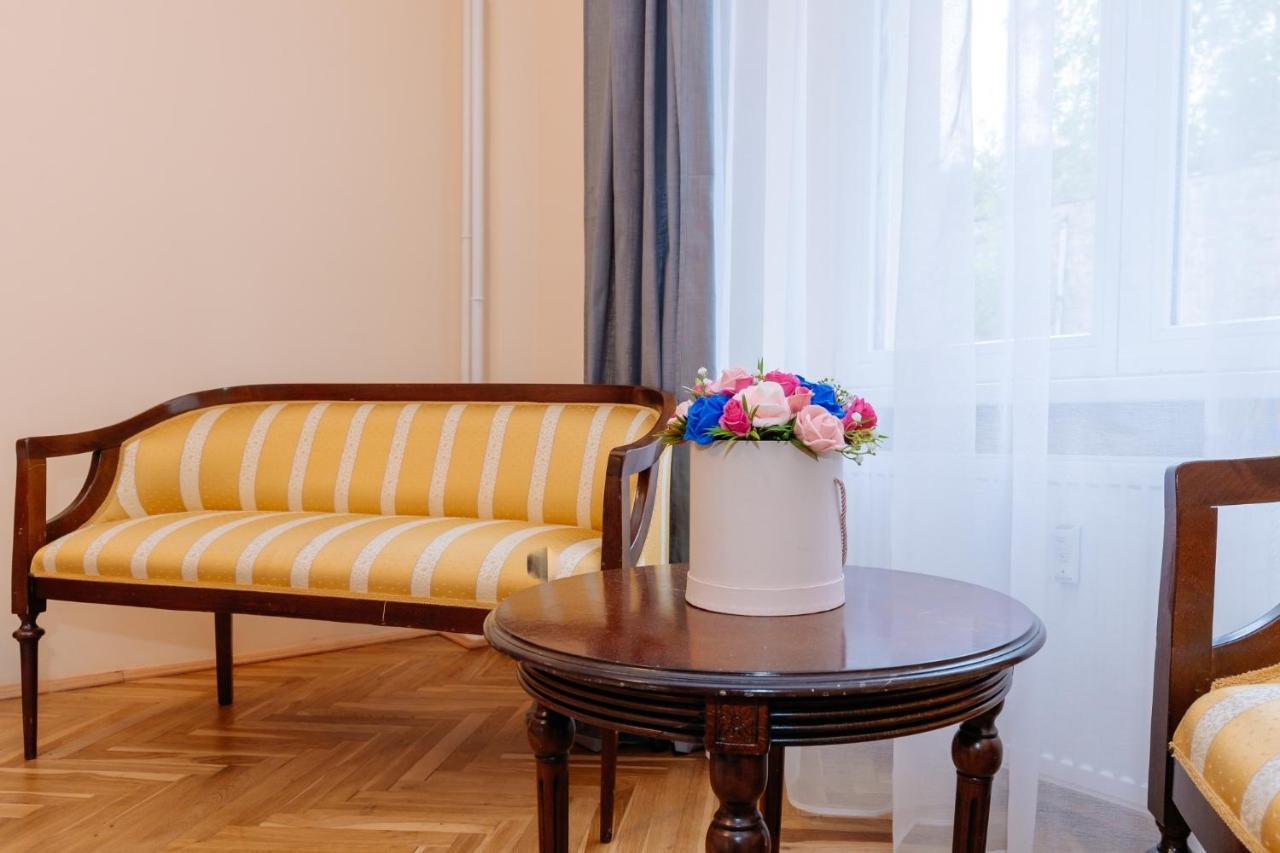 Apartments Tgm 11 Κάρλοβι Βάρι Εξωτερικό φωτογραφία