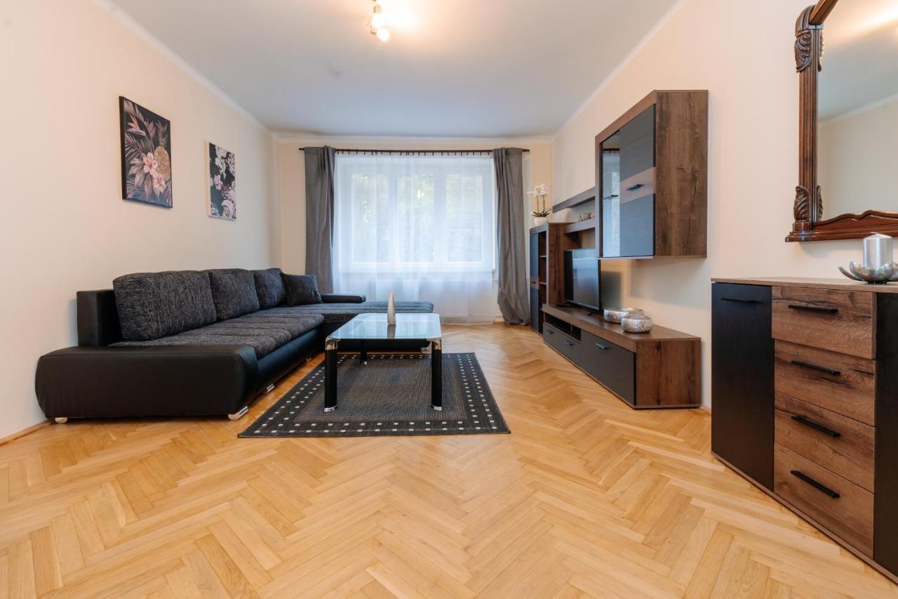 Apartments Tgm 11 Κάρλοβι Βάρι Εξωτερικό φωτογραφία