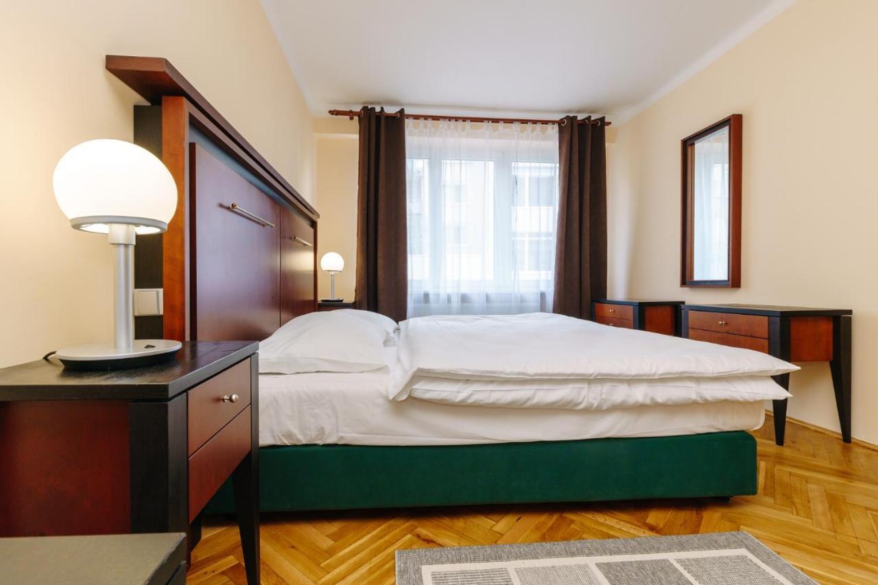 Apartments Tgm 11 Κάρλοβι Βάρι Εξωτερικό φωτογραφία