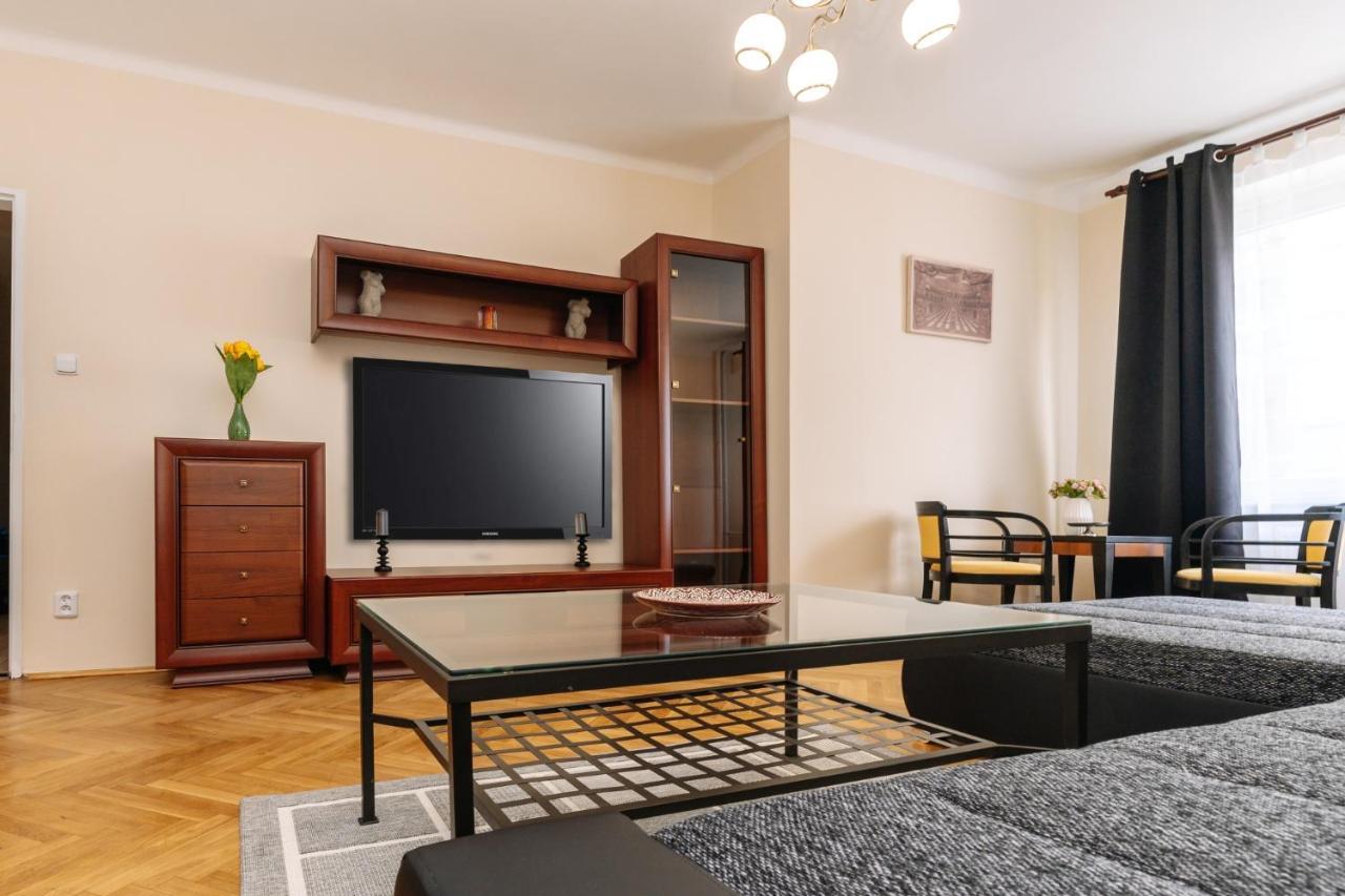 Apartments Tgm 11 Κάρλοβι Βάρι Εξωτερικό φωτογραφία