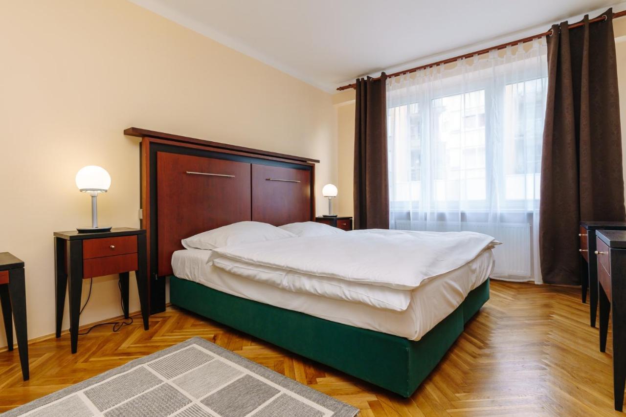 Apartments Tgm 11 Κάρλοβι Βάρι Εξωτερικό φωτογραφία