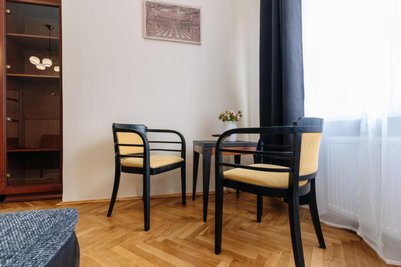 Apartments Tgm 11 Κάρλοβι Βάρι Εξωτερικό φωτογραφία