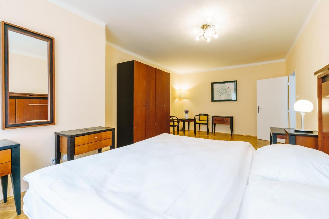 Apartments Tgm 11 Κάρλοβι Βάρι Εξωτερικό φωτογραφία
