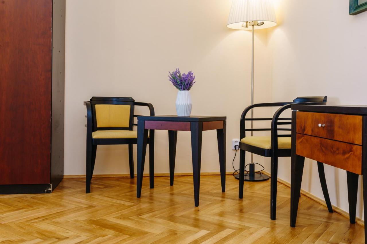 Apartments Tgm 11 Κάρλοβι Βάρι Εξωτερικό φωτογραφία