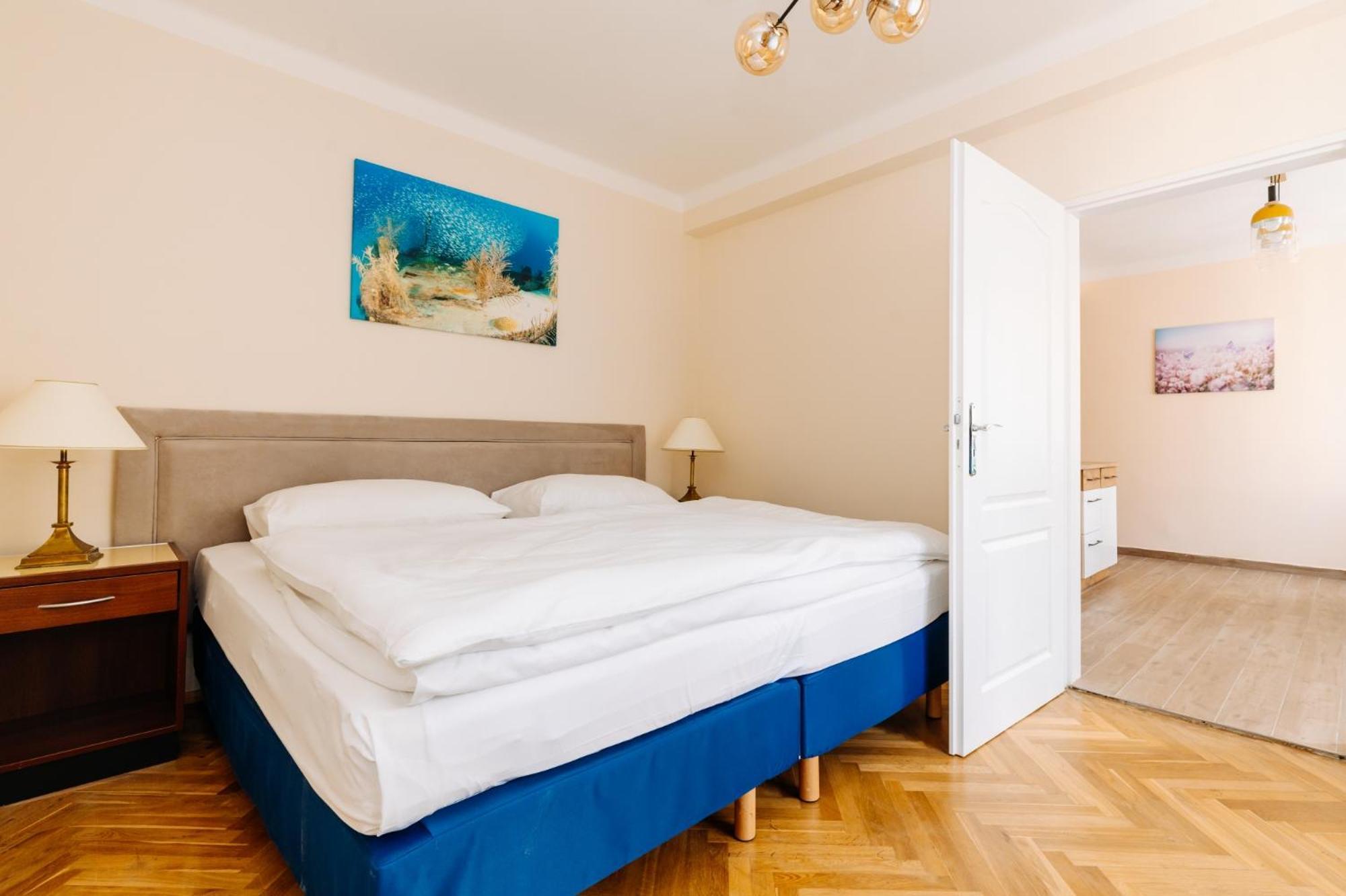 Apartments Tgm 11 Κάρλοβι Βάρι Εξωτερικό φωτογραφία