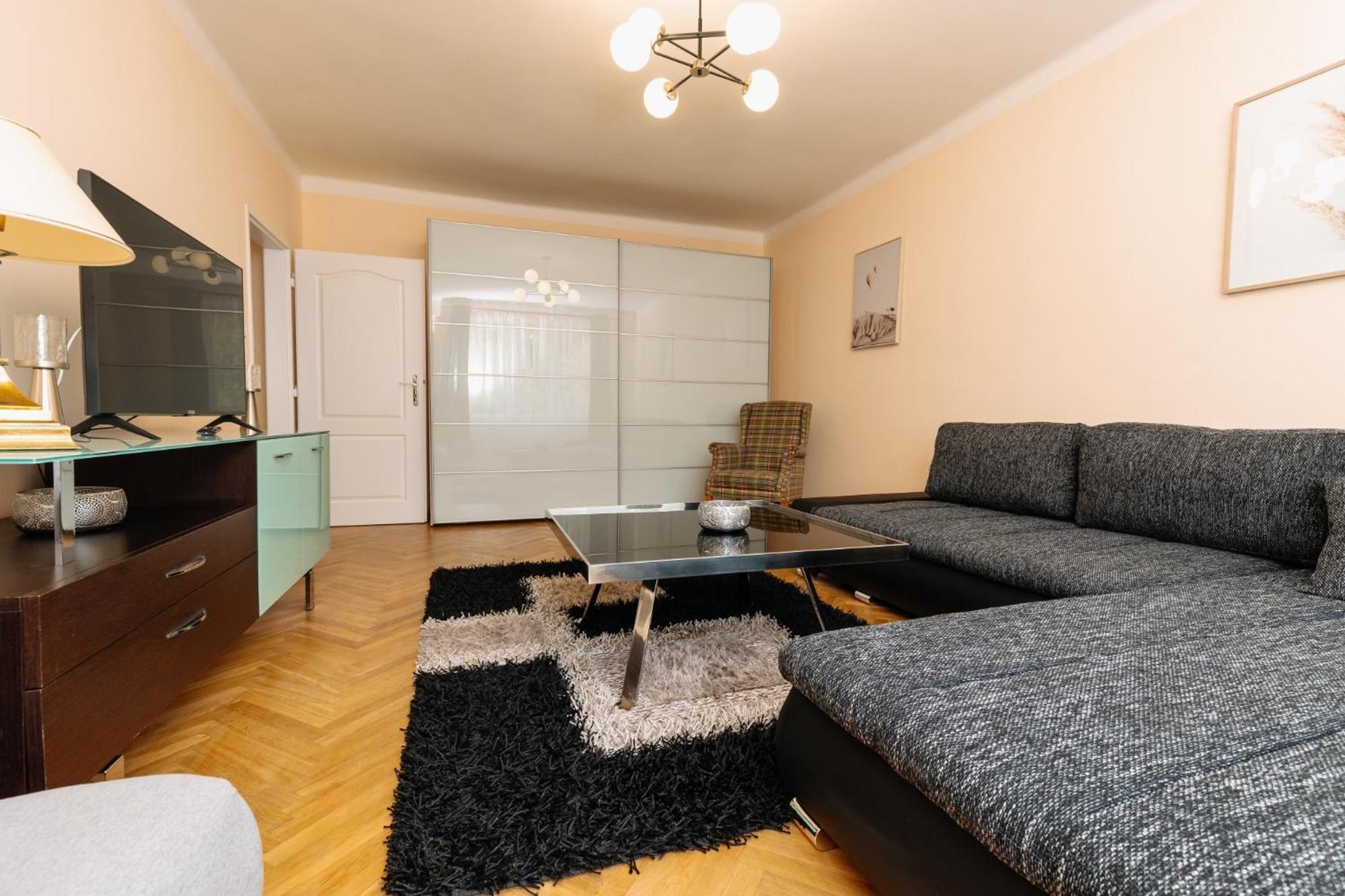 Apartments Tgm 11 Κάρλοβι Βάρι Εξωτερικό φωτογραφία