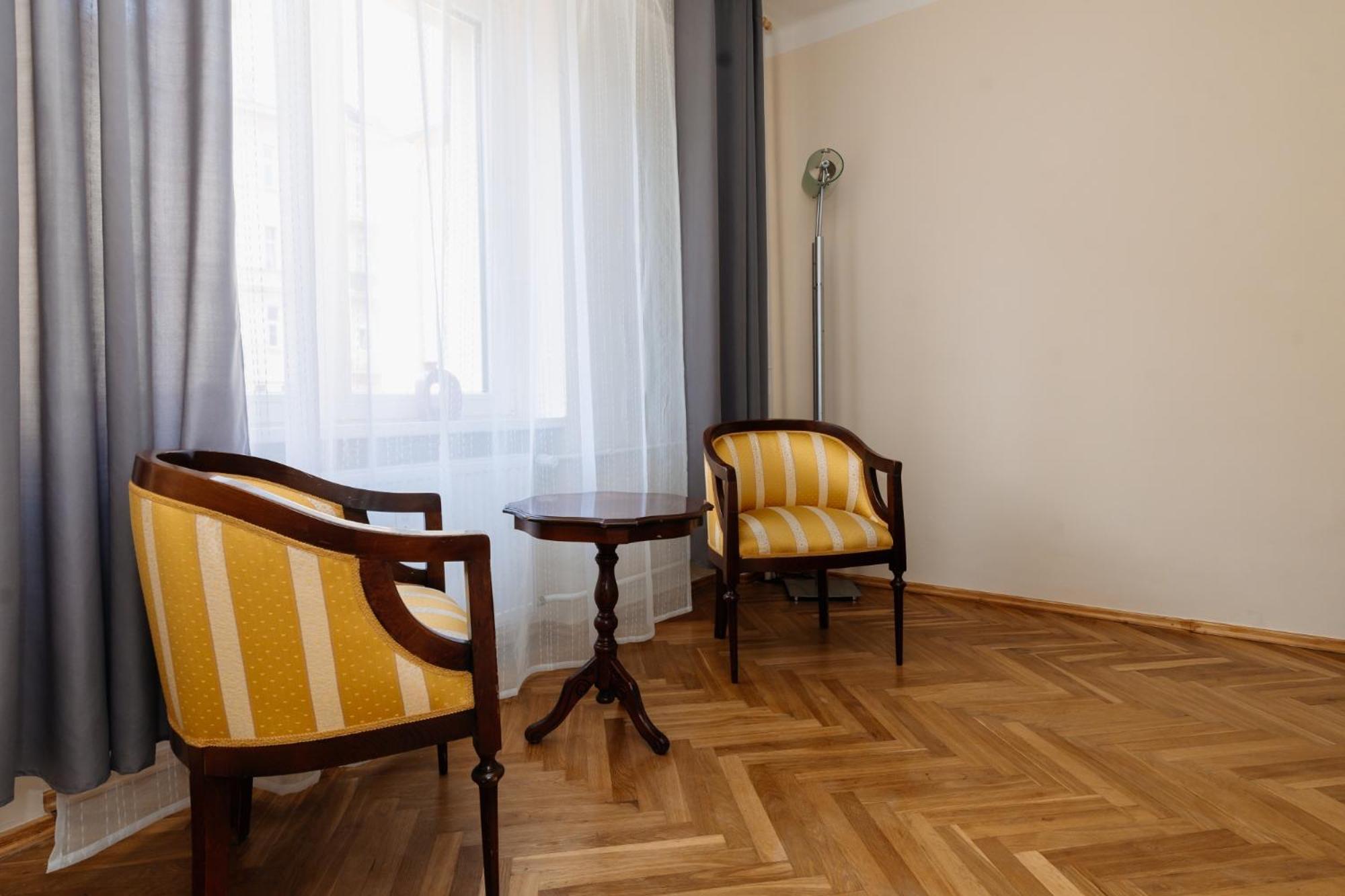 Apartments Tgm 11 Κάρλοβι Βάρι Εξωτερικό φωτογραφία