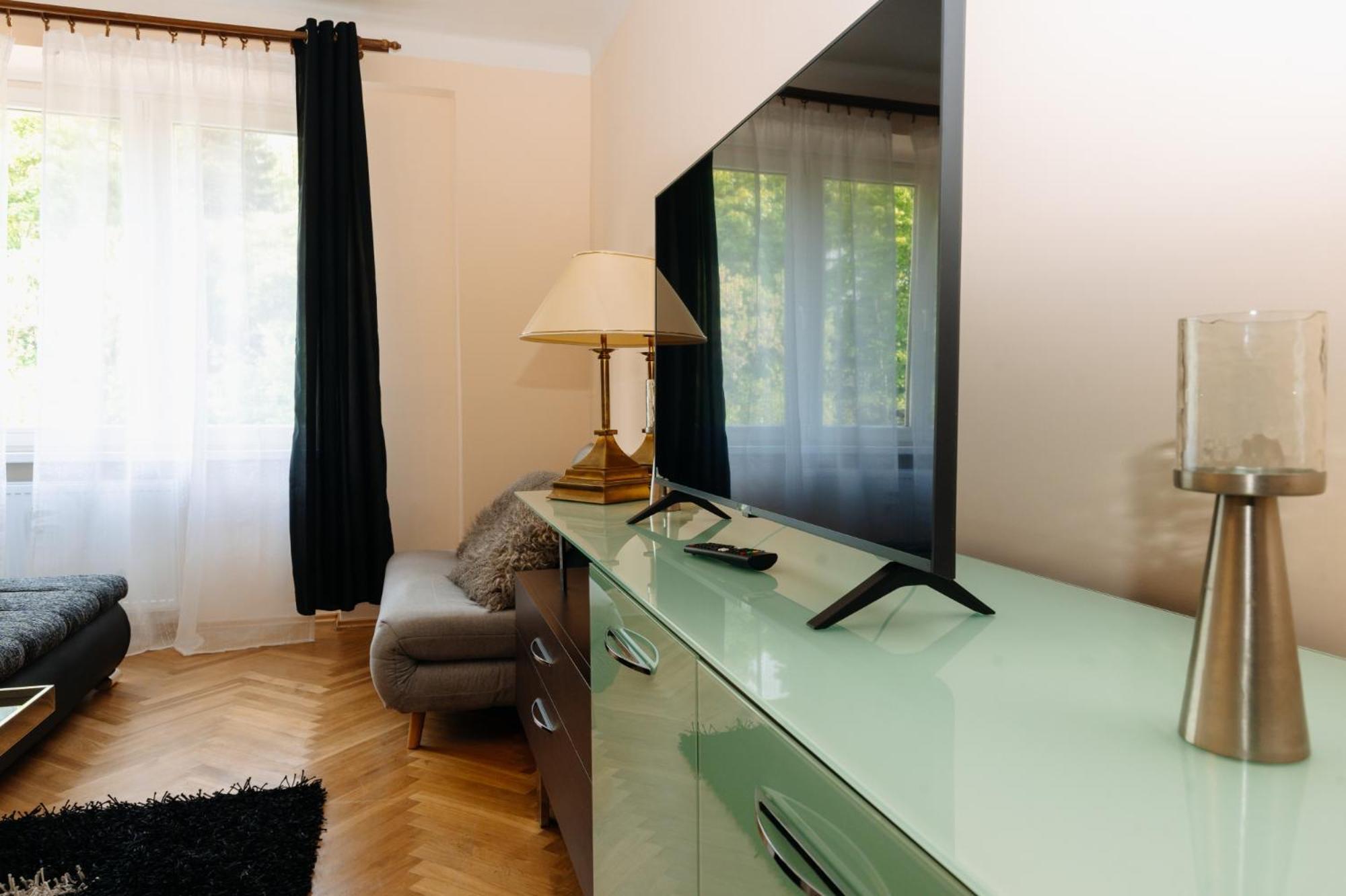 Apartments Tgm 11 Κάρλοβι Βάρι Εξωτερικό φωτογραφία